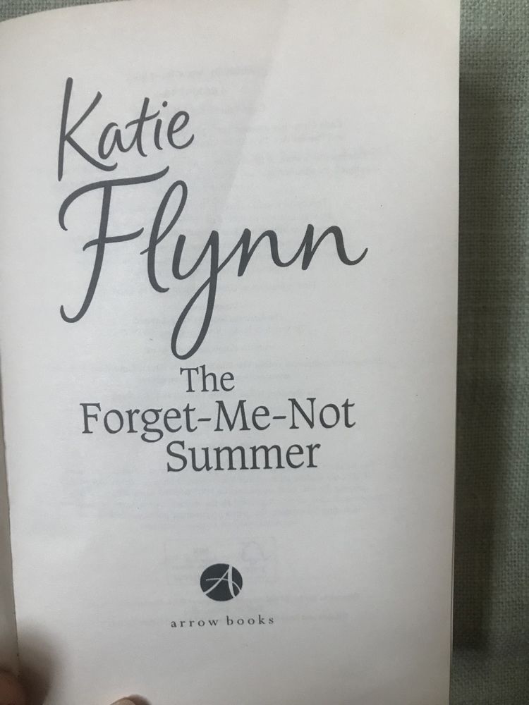 Книга на английском языке Forget-Me-Not Summer Katie Flynn