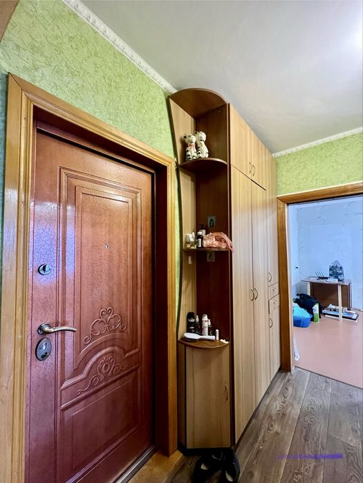 Продається 2 кімнатна квартира на вул. Героїв Крут