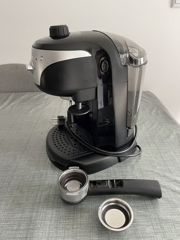 Máquina de Café Delonghi