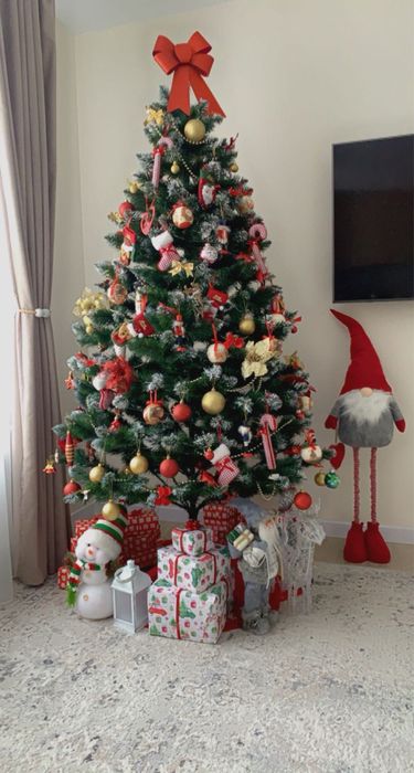 Продам новорічну ялинку, 2100 см