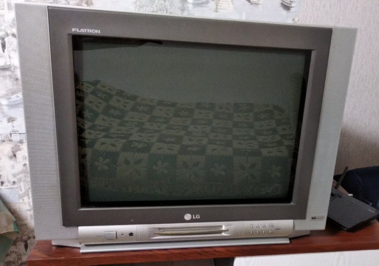 Телевизор LG ,СТ-21Q92KEX.