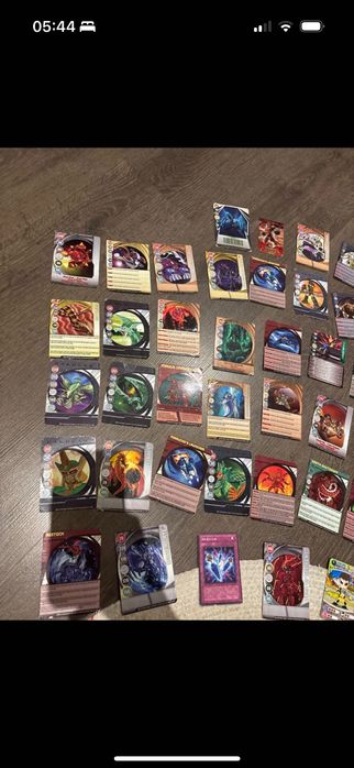 44 cartas bakugan