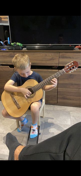 PROFESJONALNA nauka i lekcje gry na gitarze klasycznej/elektrycznej