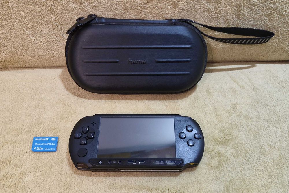 Sony PSP- E1004 Street