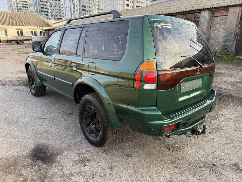 Mitsubishi Pajero Sport 2001рік 3л бенз АКПП повний привід 4х4
