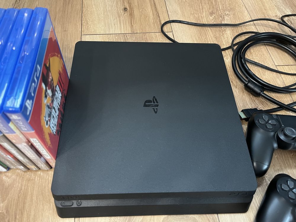 Konsola PS4 Slim 1TB 2 pady i zestaw gier