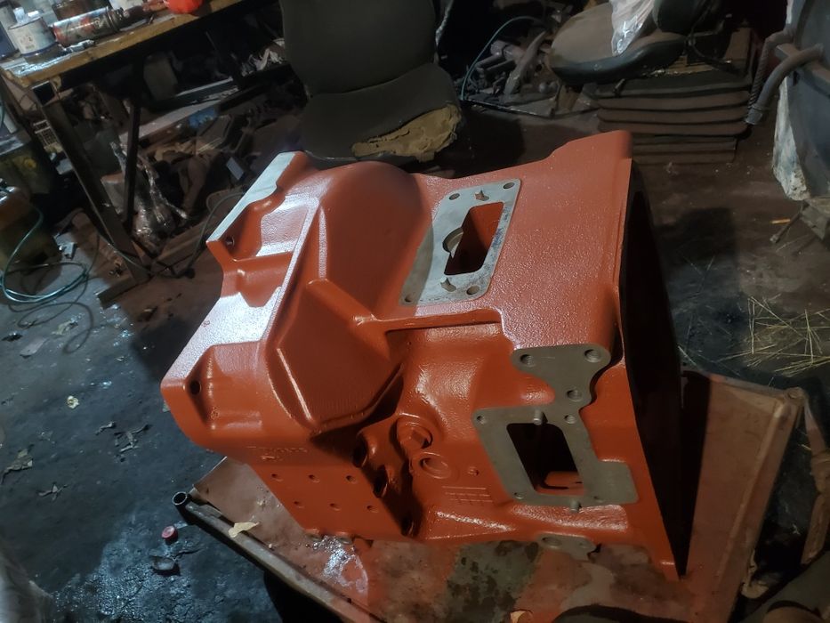 Корпус проміжутки мтз 1025, 1221