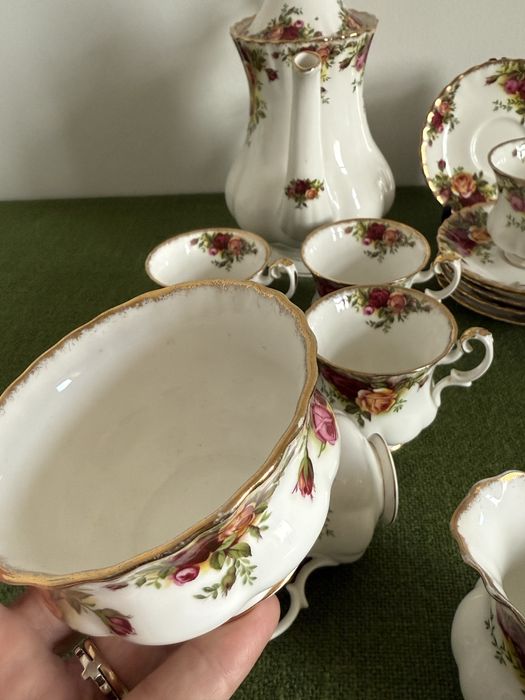 Zestaw kawowo herbaciany na 6 osób Royal Albert