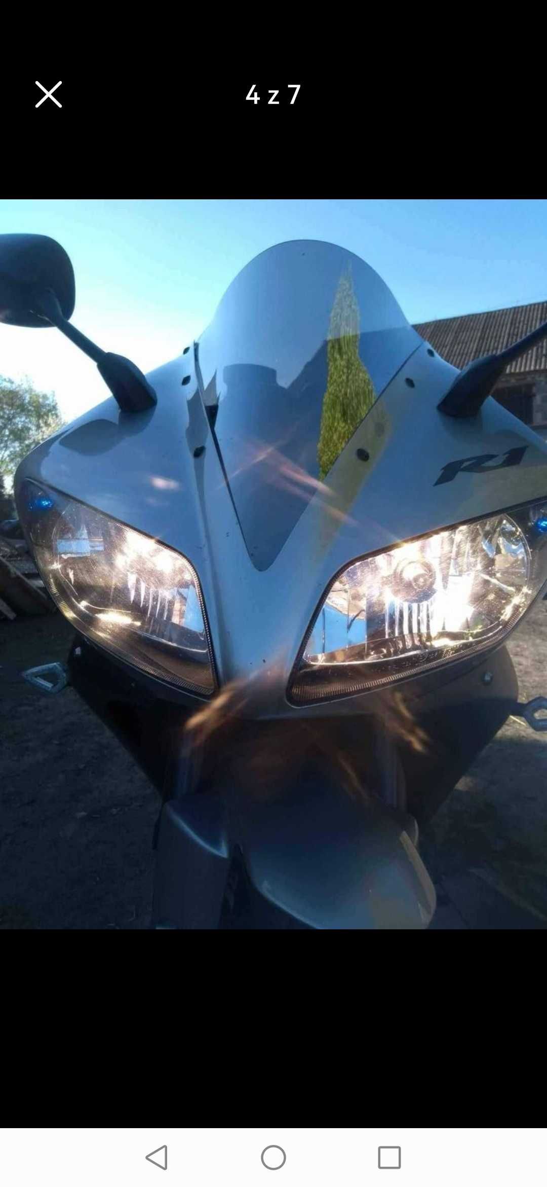 Motor Yamaha R 1