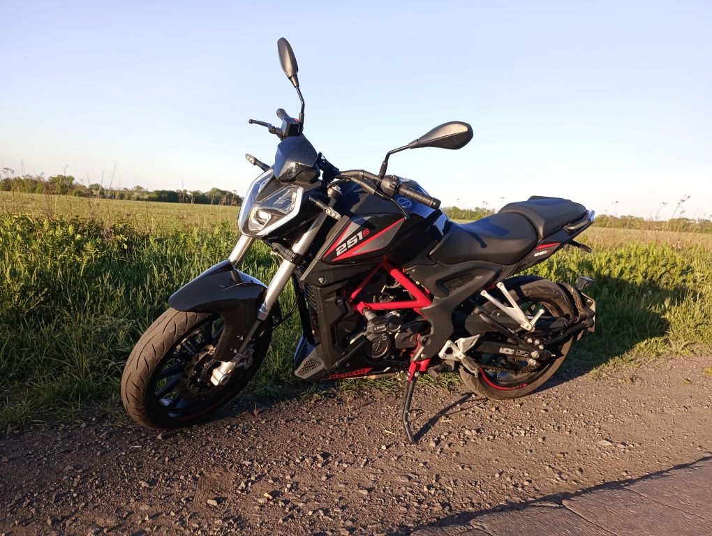 Benelli 251s  (ABS)