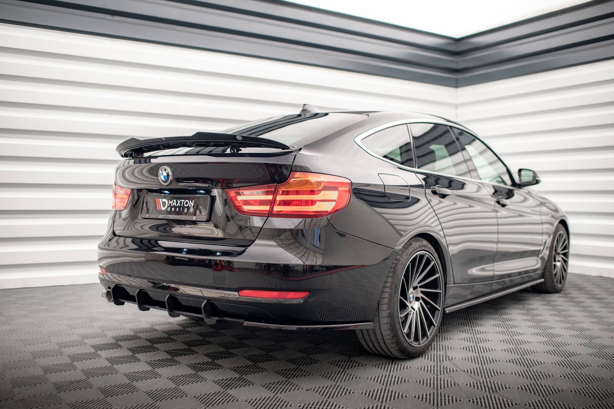Спойлер на BMW F34 GT бленда антикрыло накладка на багажник ляду