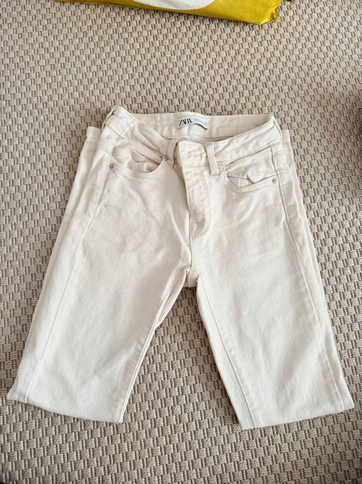 Calças bege Zara