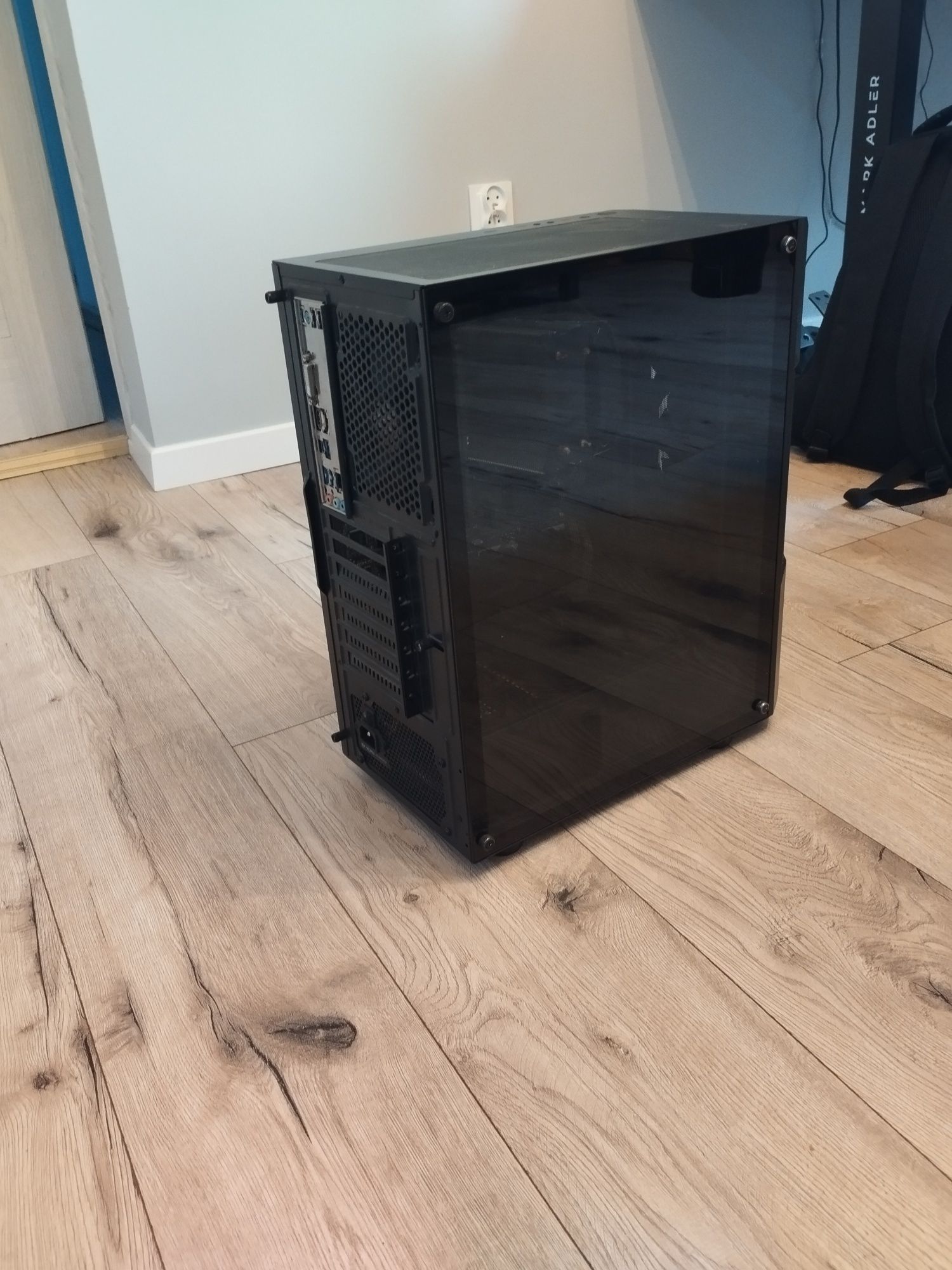 Komputer i3 10100f | 16gb ram ddr4 | BEZ DYSKU I KARTY GRAFICZNEJ!