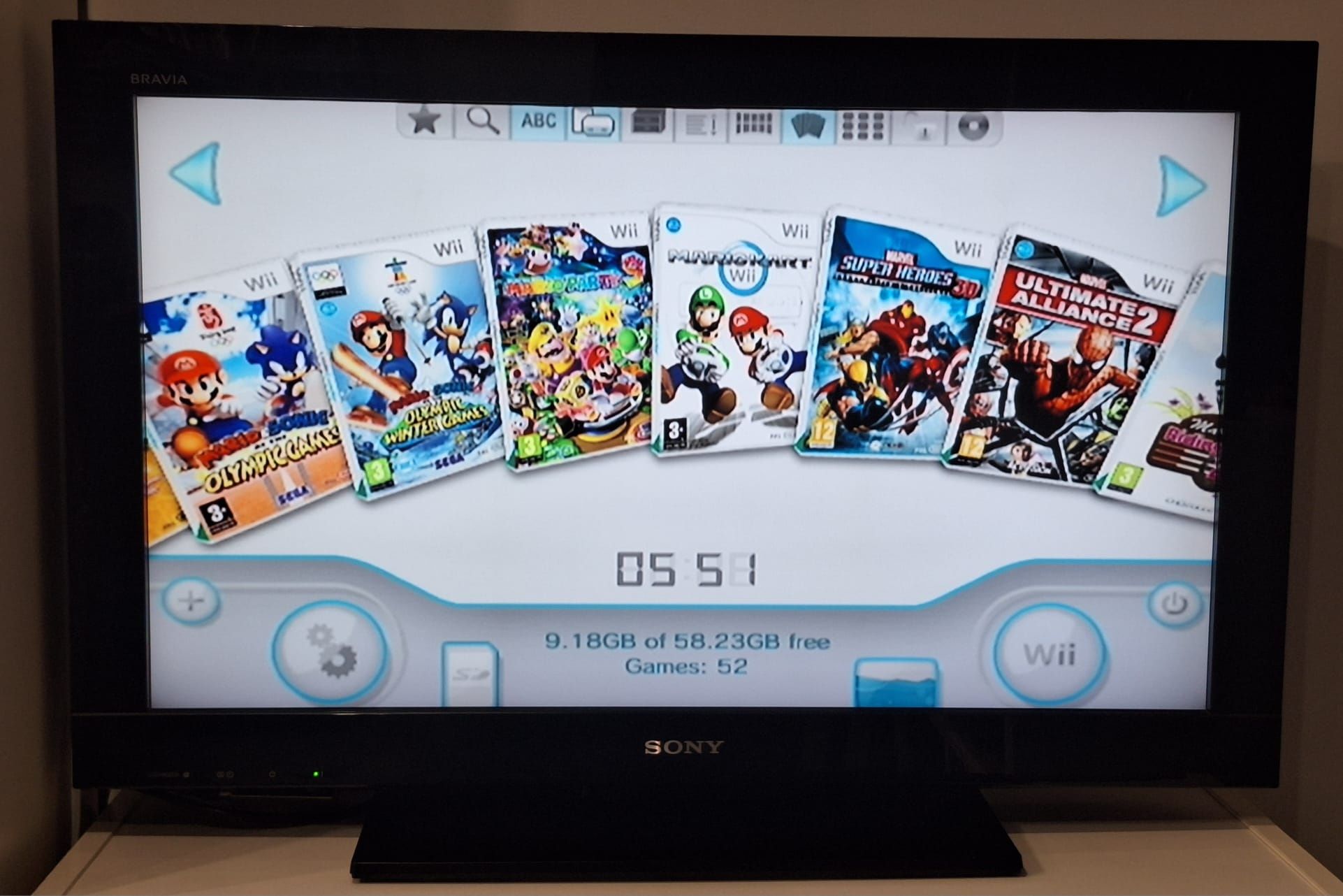 Vendo Nintendo Wii com aproximadamente 50 jogos digitais.