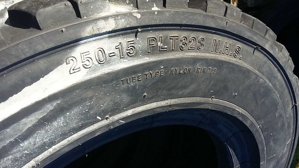 opona 250-15 Armour 16PR PLT328 opony używane