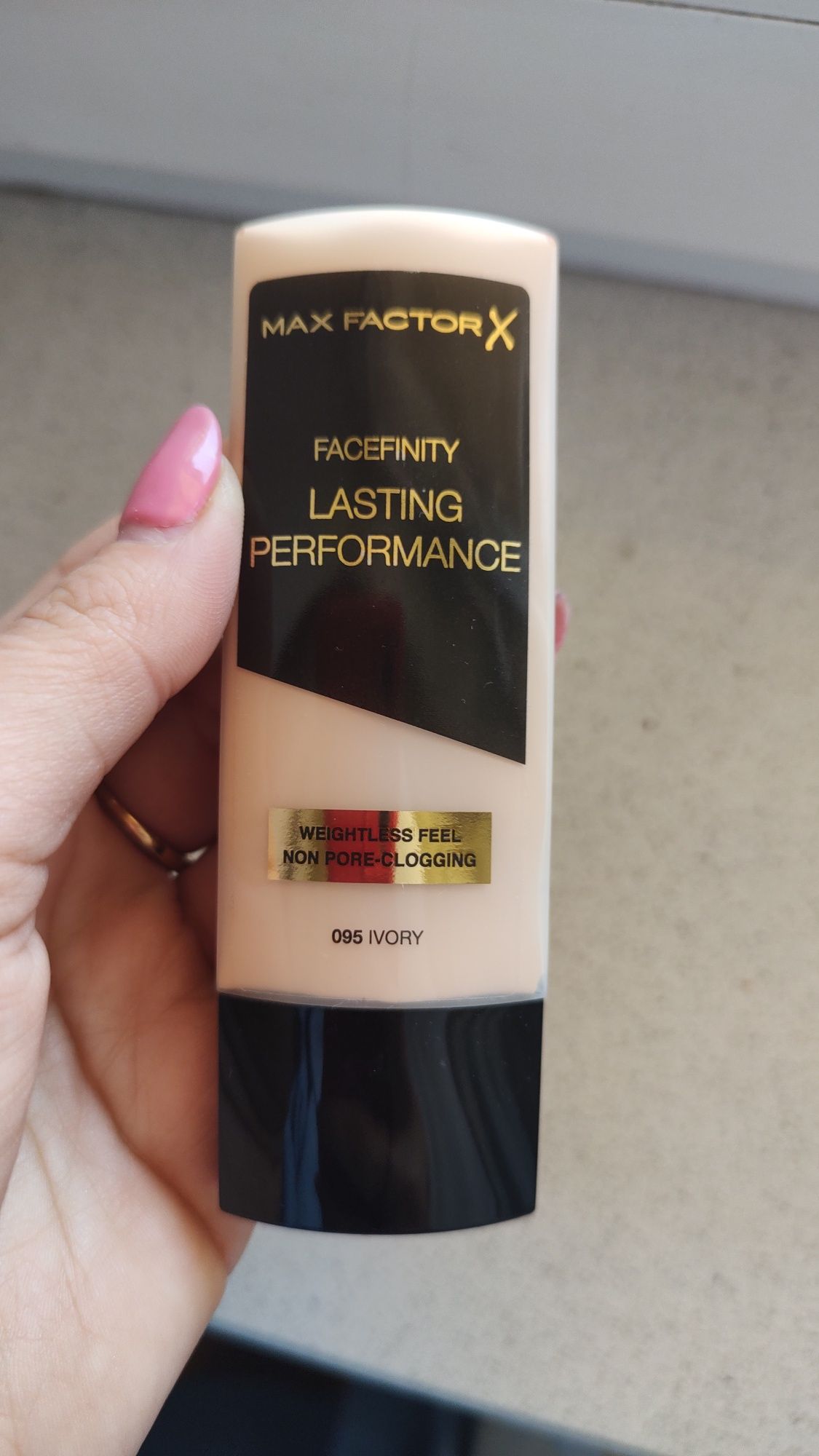 Fluid kryjący MaxFactorX lacefinity, lasting performance, 095 IVORY