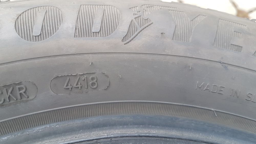 Goodyear Ultragrip 9 205 60 r16 96h opona zimowa
