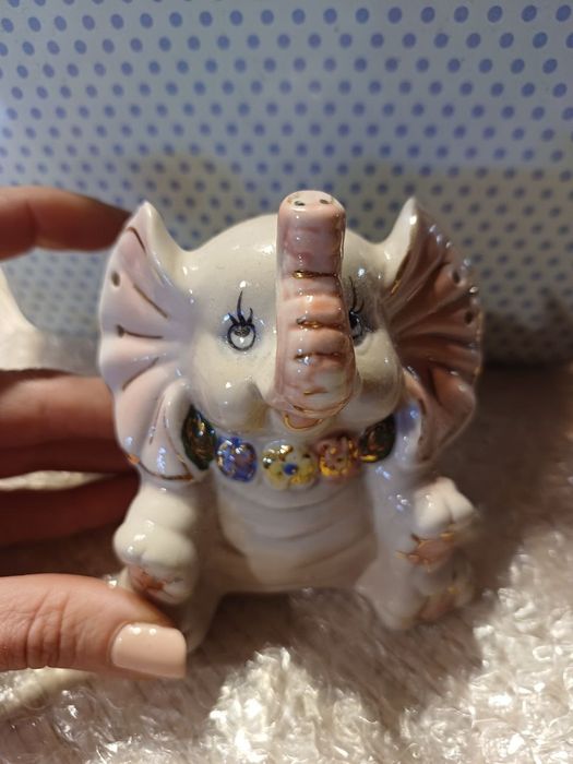 Слон-держатель для украшений