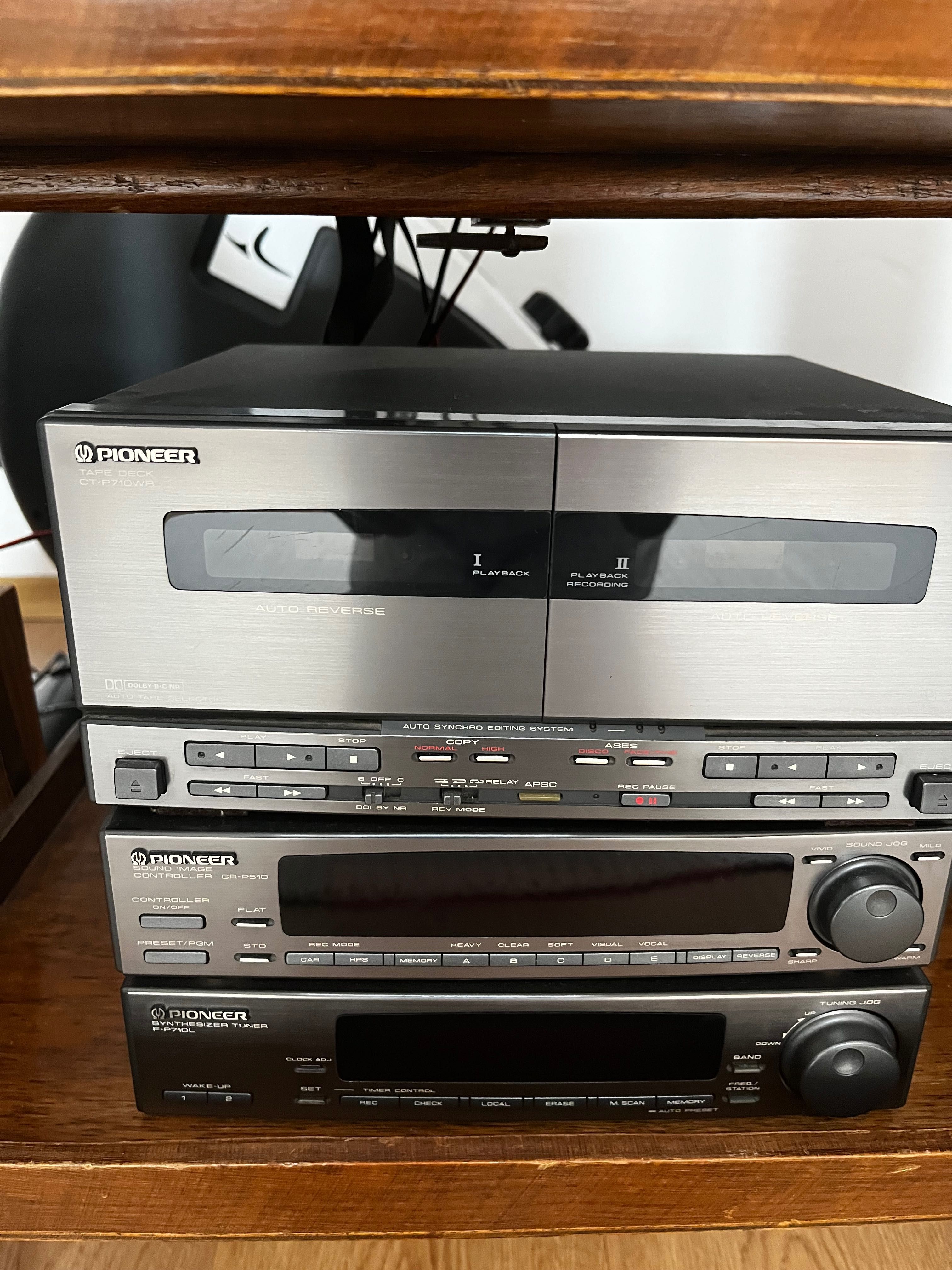 Hi-Fi Pioneer A-P510 (secções separadas) com duas colunas