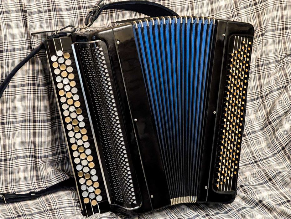 КУПУЮ РЕМОНТУЮ ПРОДАЮ,  Баяни Акордеони Гармонії