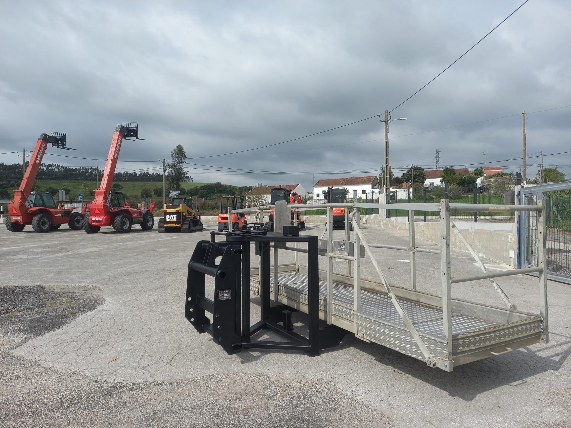 Cesta Manitou / Bobcat