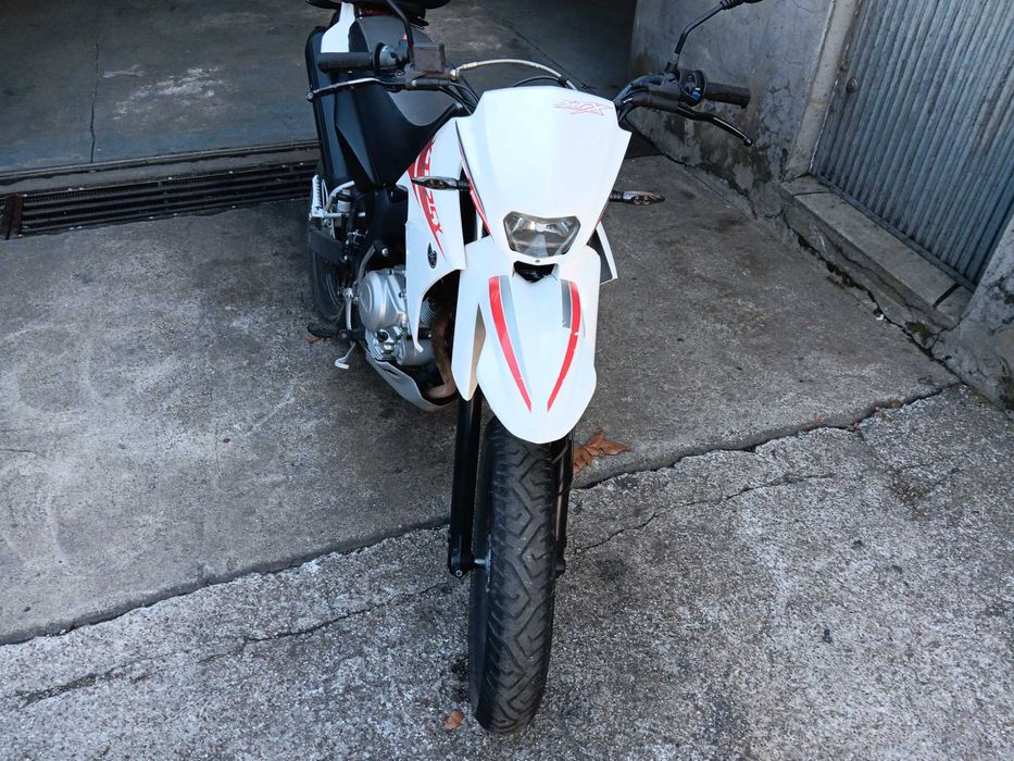 Mota yamaha XT125X
