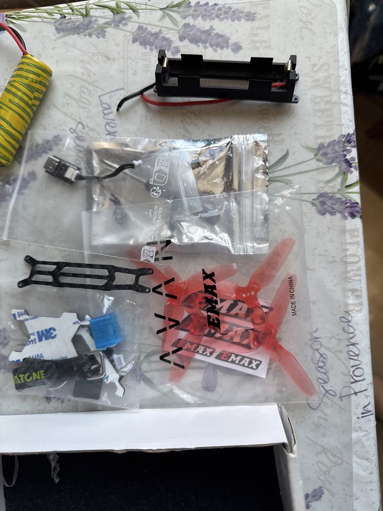 Dron 3 cali , na 1-2s  ,18650 , ELRS 2,4