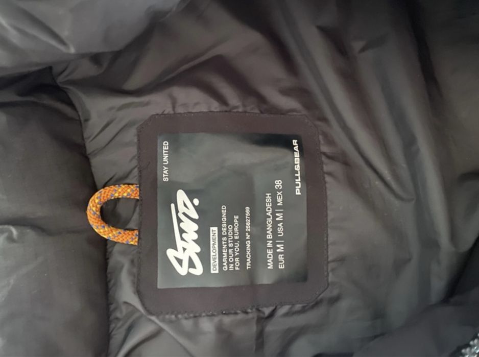 Colete pull and bear preto