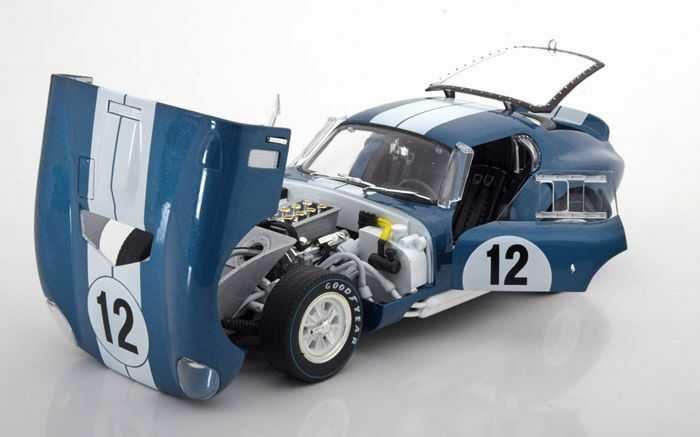 Miniatura 1:18- Shelby Cobra Daytona Coupe 4.7L V8 Team Ford  CMR111