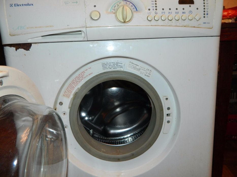 Стиральная машина Electrolux EWS 1046 на запчасти