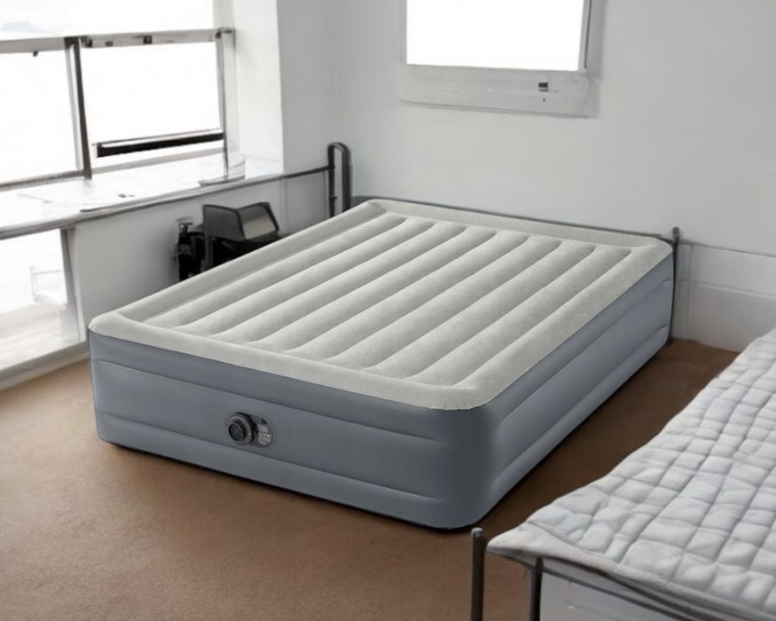 Duży dmuchany materac 203x152 cm z wbudowaną pompką INTEX