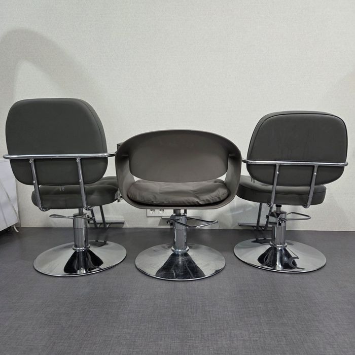 Парикмахерские кресла с подножной на гидравлике (поднимаются педалью)