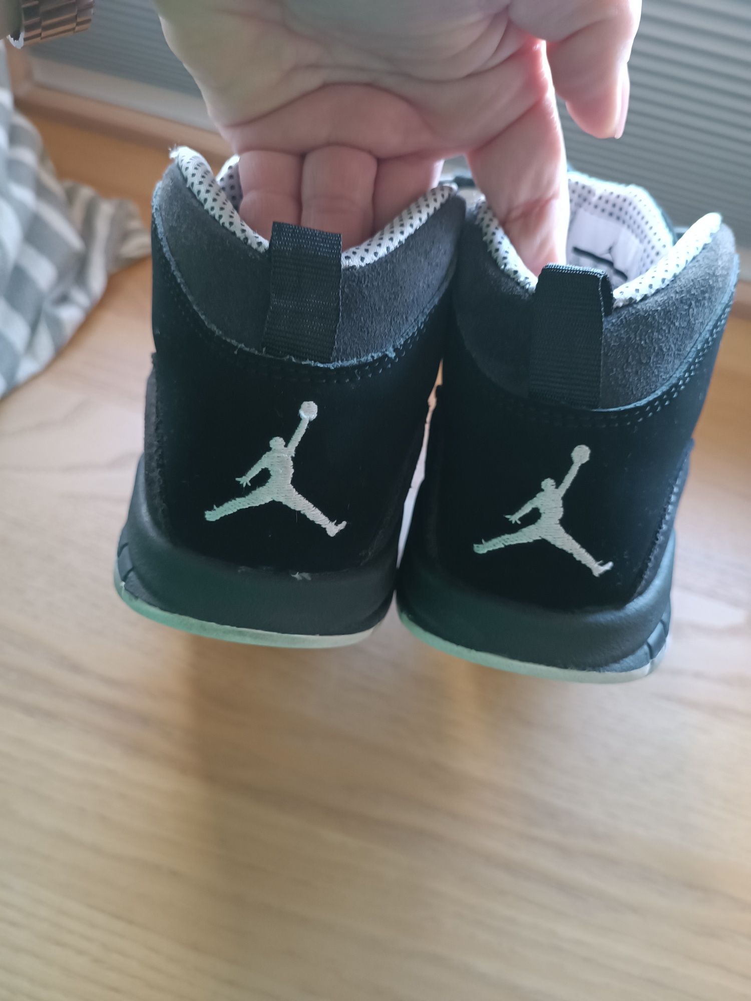 Adidasy/ trampki za kostkę Nike Jordan r. 33