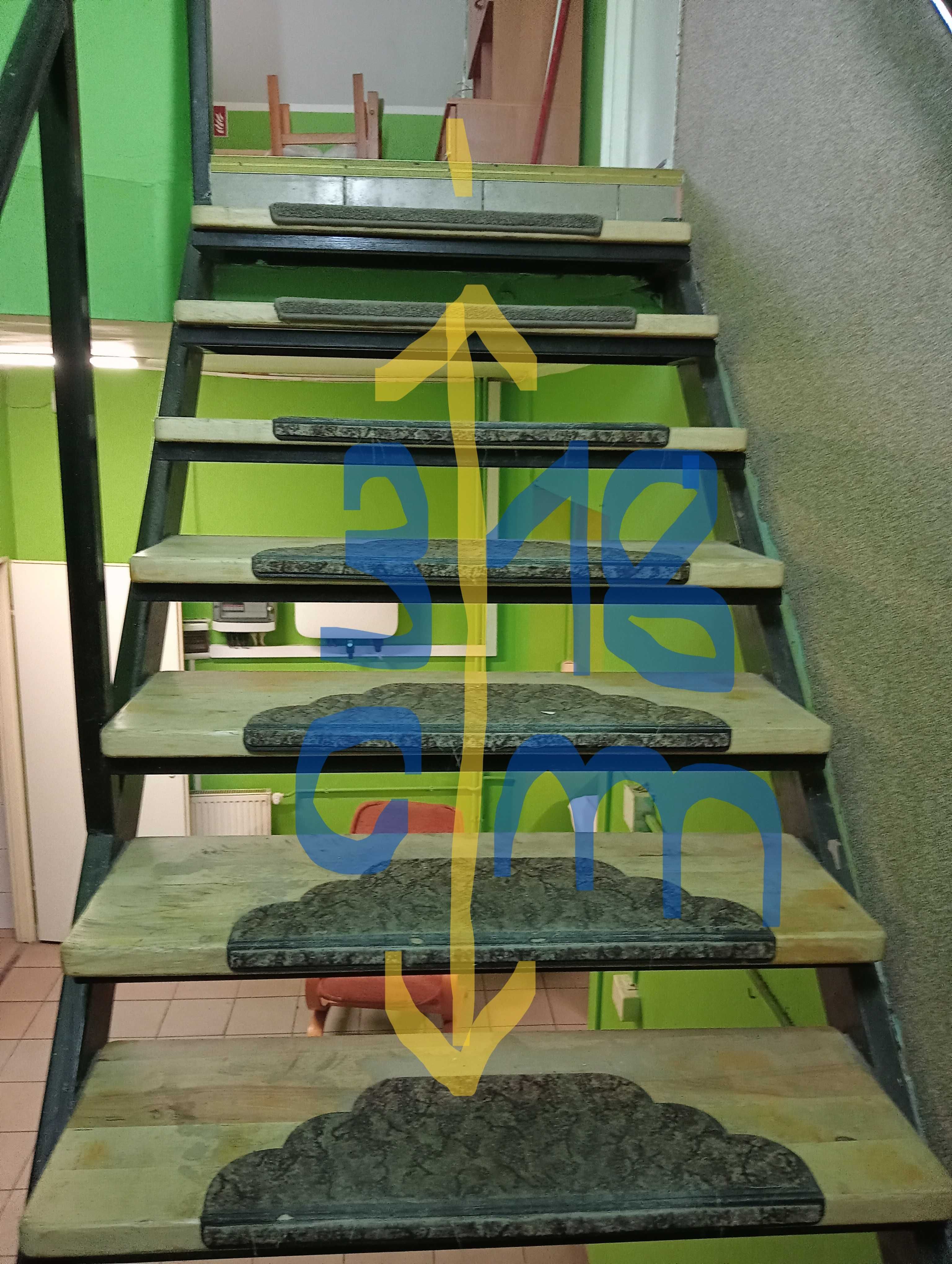 schody drewniane   grube   piętrowo metal + poręcze metal.