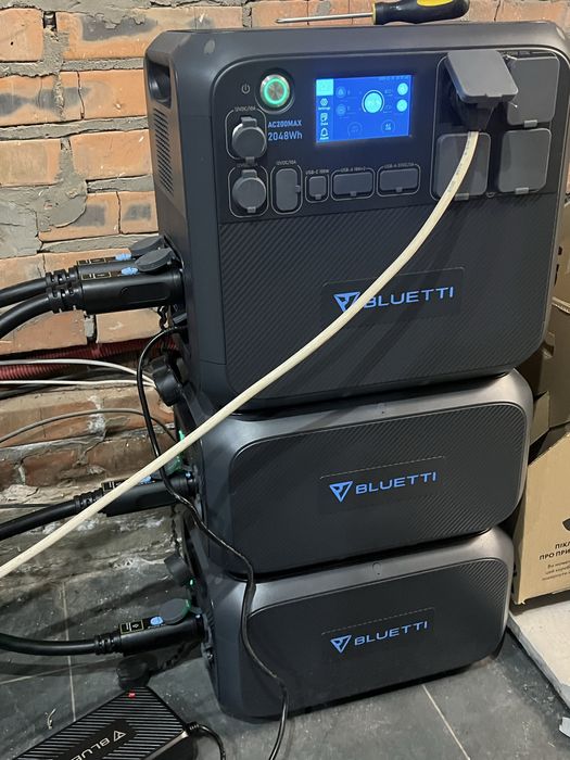 Bluetti AC200MAX с двумя доп батареями