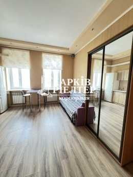 L .Продается   гостинка , рядом сквер Стрелка