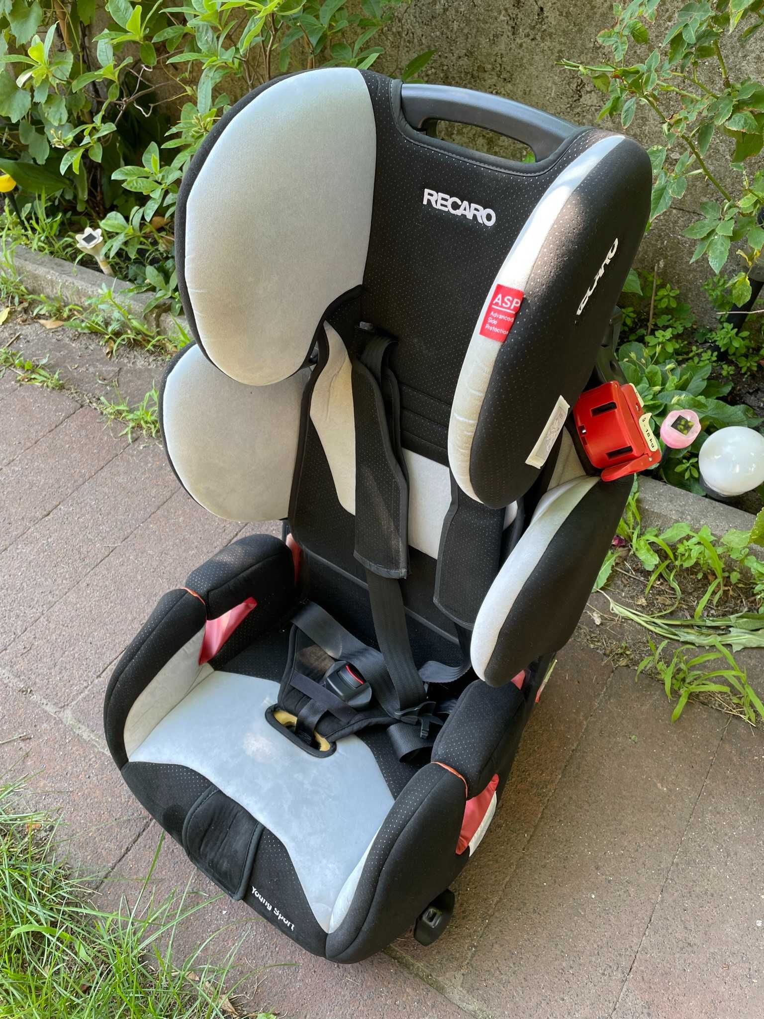 Fotelik Recaro Young Sport 9-18kg