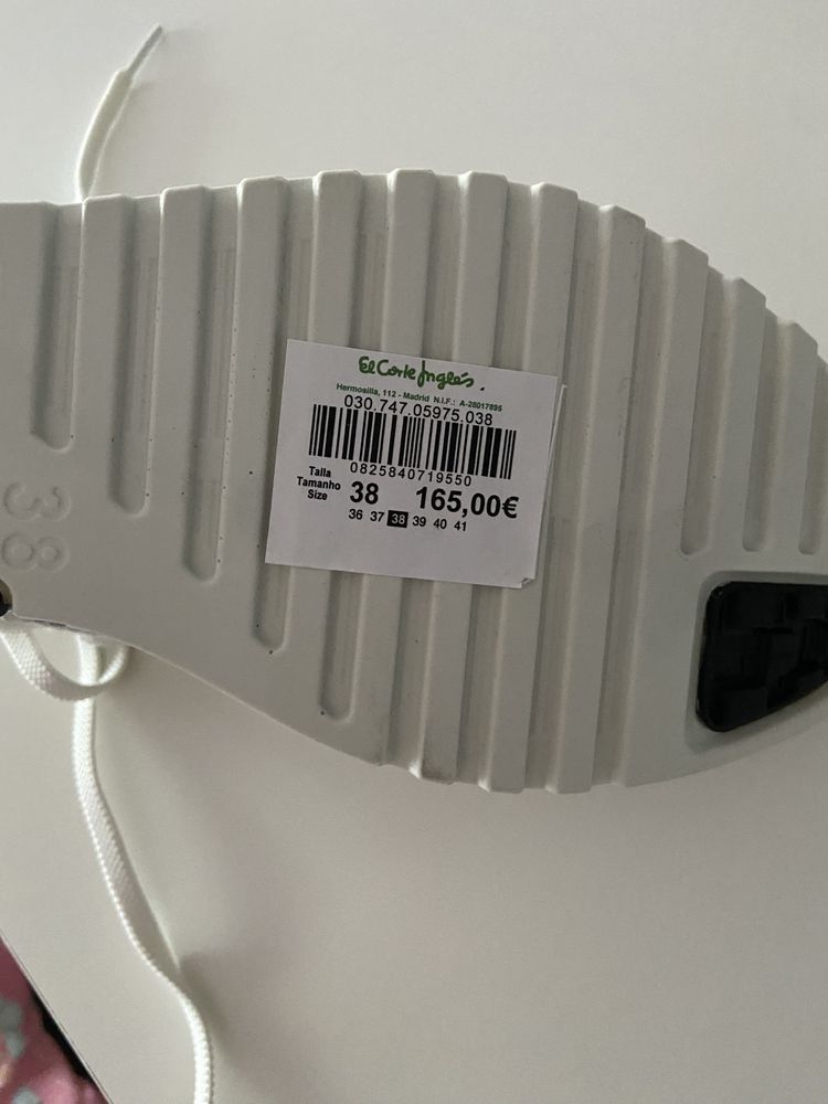 Sapatilhas da marca ecco novas