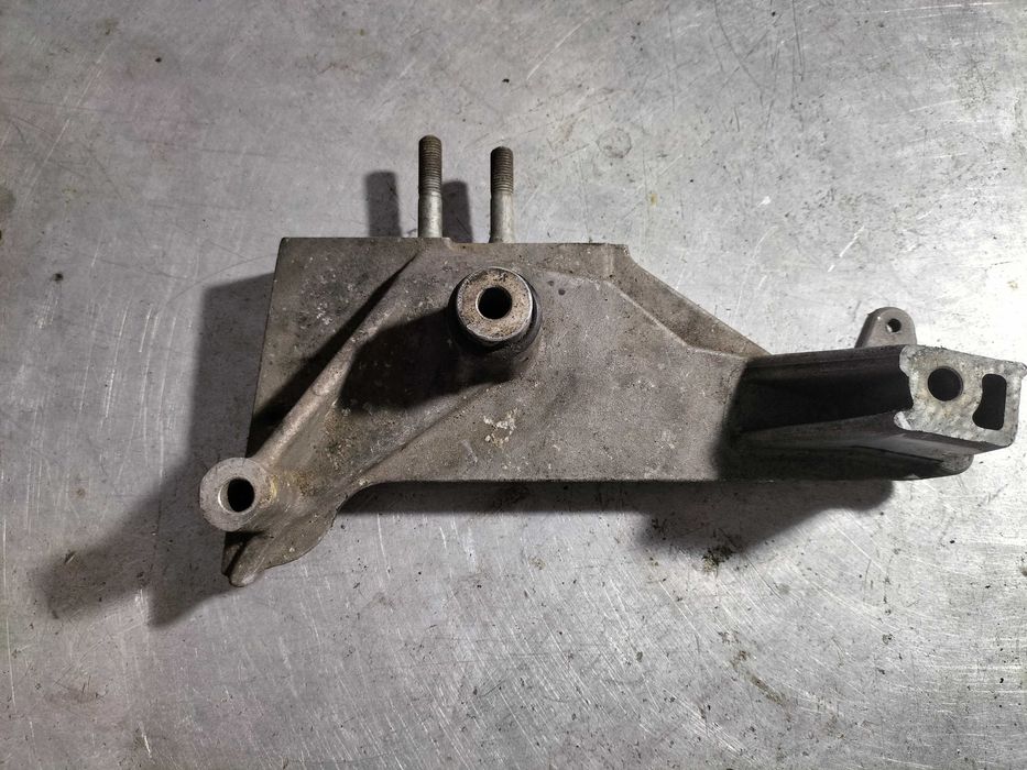 Łapa wspornik mocowanie silnika Hyundai