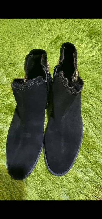 Botas pretas camurça