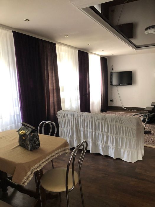 Здається в оренду напівособняк у центрі Івано-Франківська