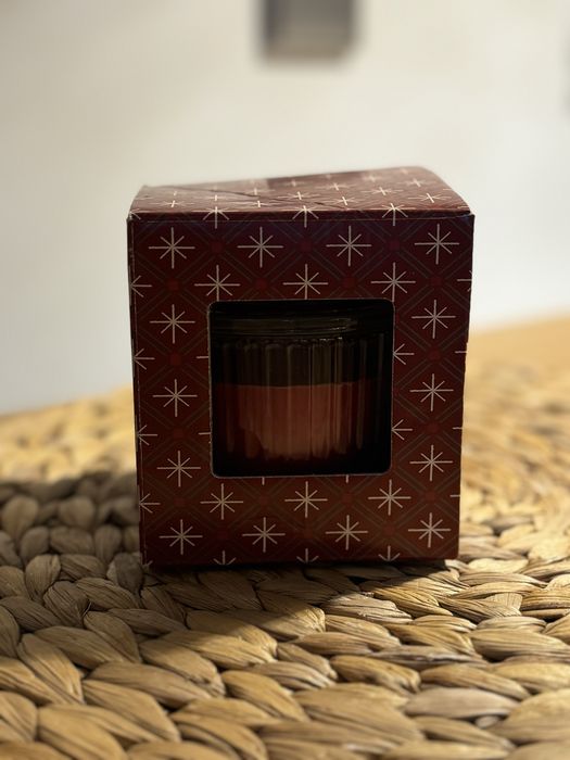 nowa czerwona świeca