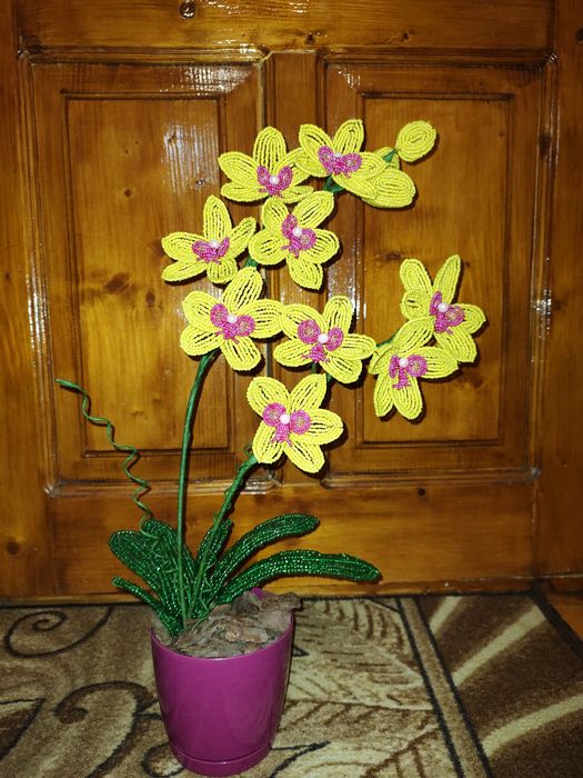 Орхідеї з бісеру подарунок до дня закоханих