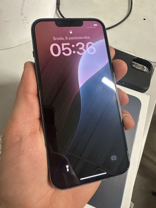 Iphone 13 / etui spigen / stan dobry