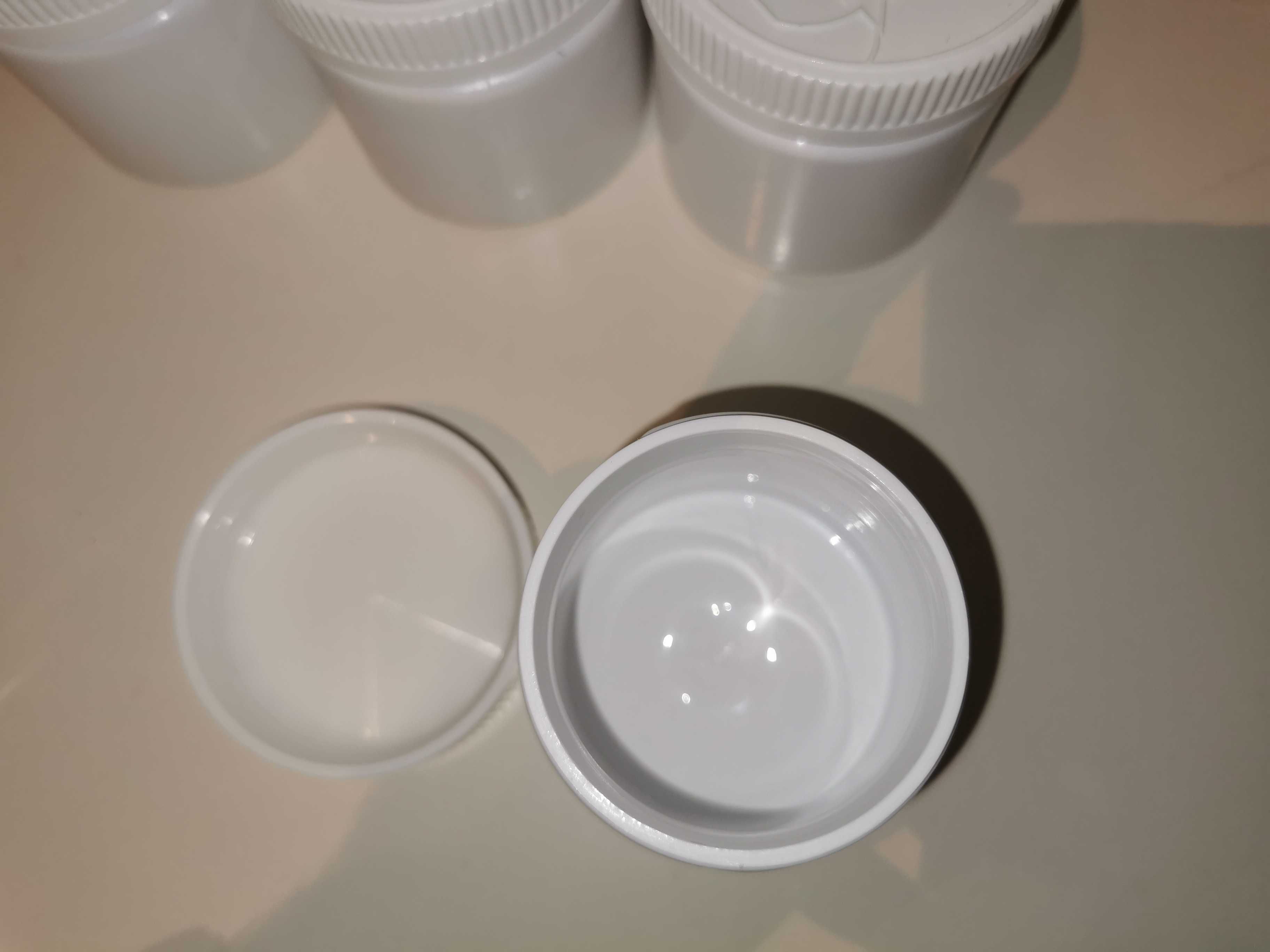 Pojemnik apteczny, farmaceutyczny z bezpieczną nakrętką 4 sztuki M