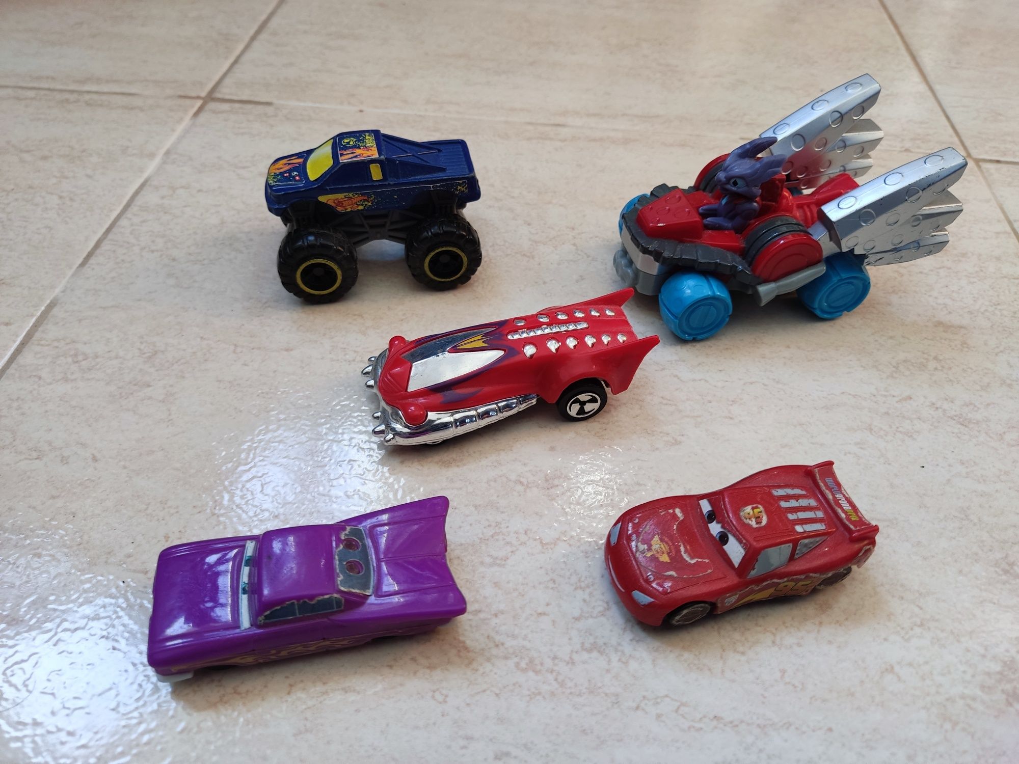 Conjunto de carrinhos de brincar de várias marcas