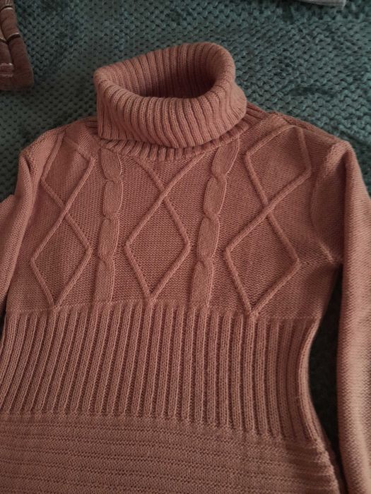 Ciepły golf w kolorze miodowym