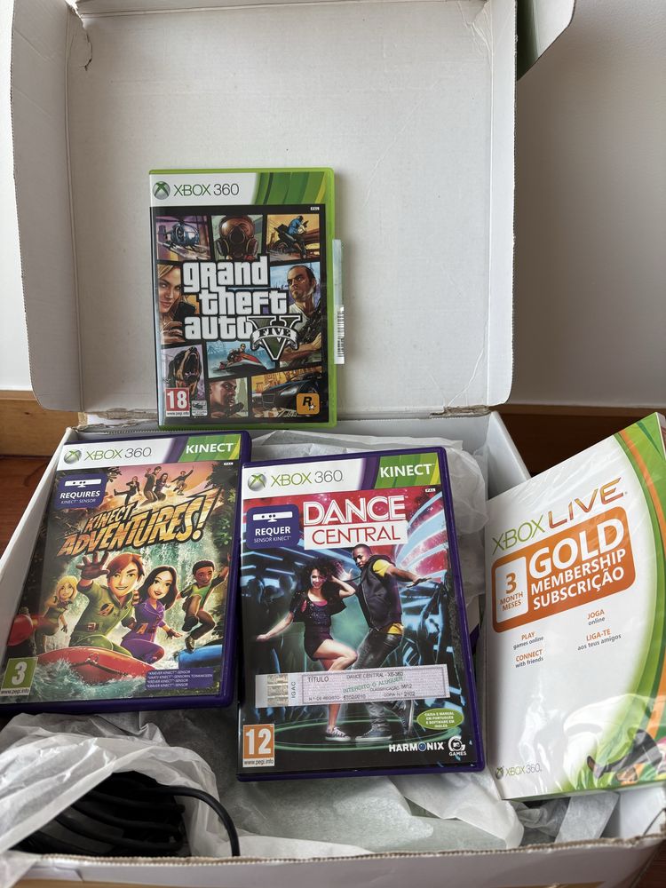 Xbox 360 com Kinect e jogos