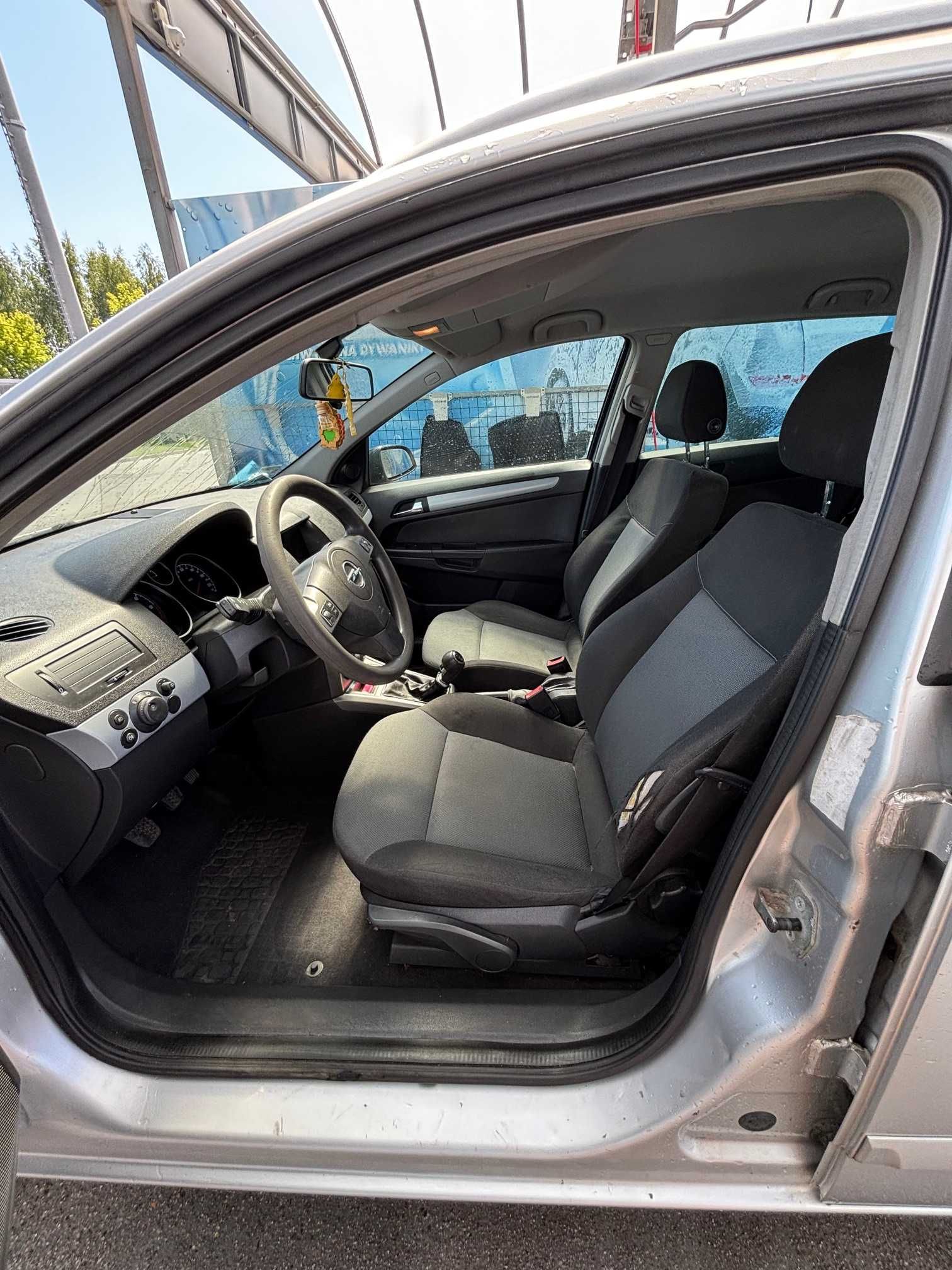 Opel Astra Combi 119KM
