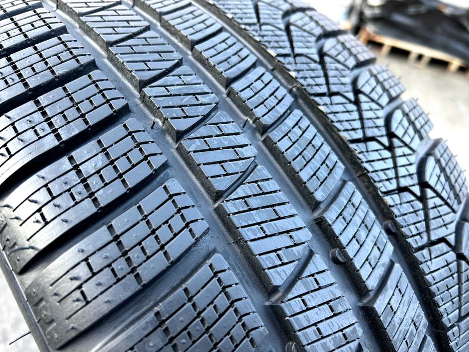 4x 245/40R19 + 275/35R19 Pirelli PZero Winter DEMO 2024r RunFlat *